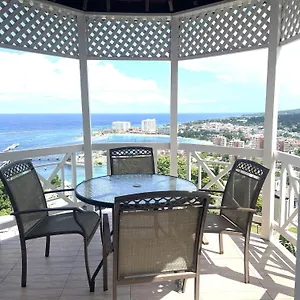 Oceanbreeze Jamaica Penthouse, 7-minute Walk To Ocho Rios